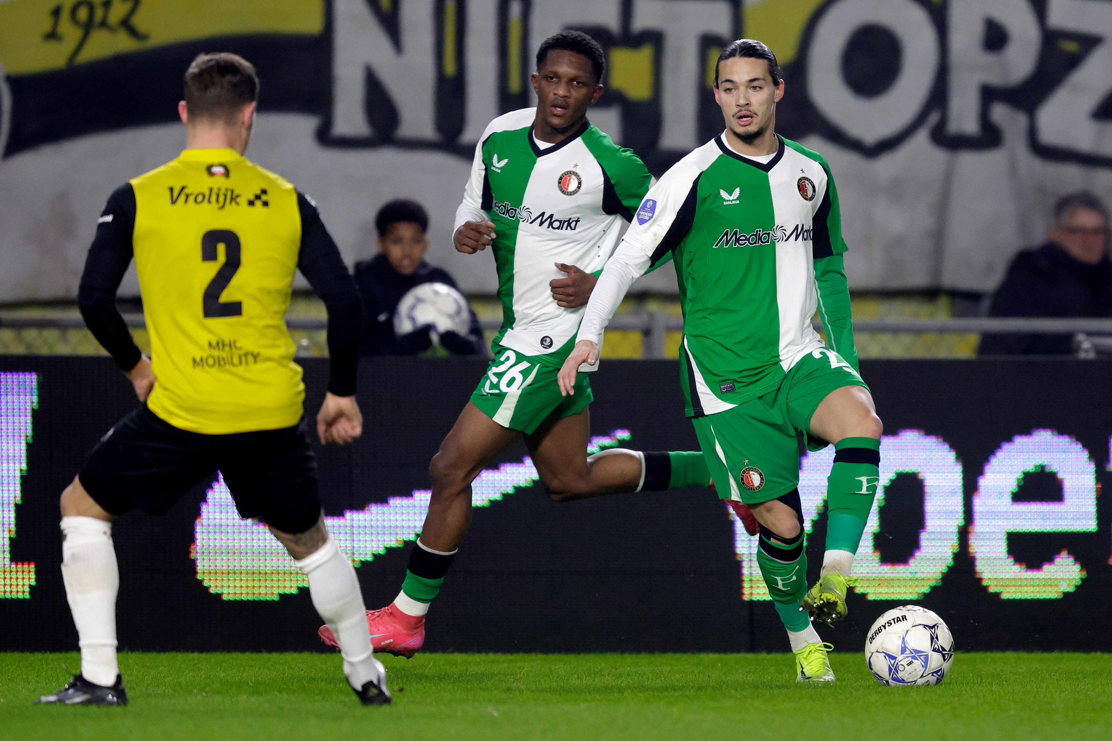 Read en Hadj Moussa in actie tegen NAC Breda