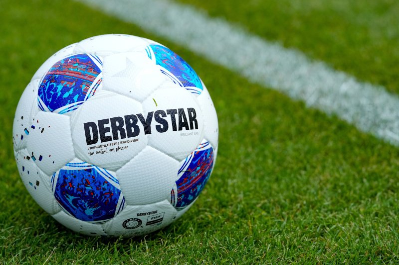 Derbystar wedstrijdbal