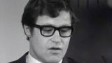 Rinus Israël als jonge speler tijdens een interview in de jaren '60.