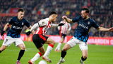 PSV scoort opnieuw vanaf de stip: 'Vroege kerstcadeautjes voor PSV weer'