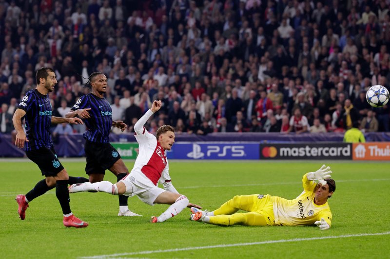 Ajax wil Sommer, maar Club Brugge mengt zich