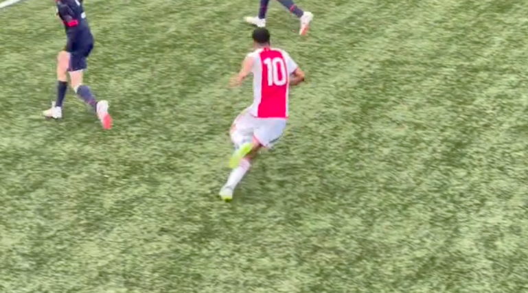 ouazane bij ajax