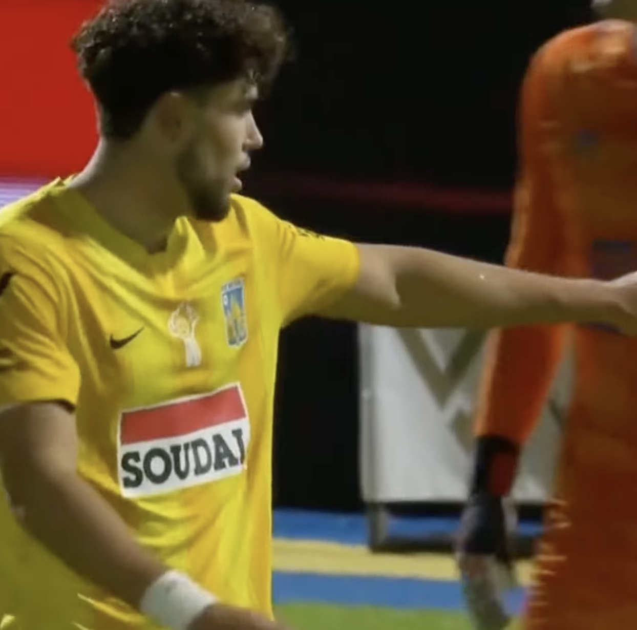 Nacho Ferri in actie namens KVC Westerlo tijdens een wedstrijd in de Belgische Jupiler Pro League.