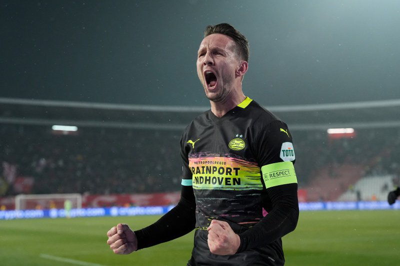 Luuk de Jong juicht bij een goal