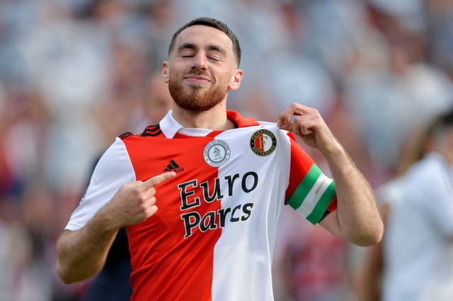 Orkun Kocku viert het kampioenschap van Feyenoord in 2023